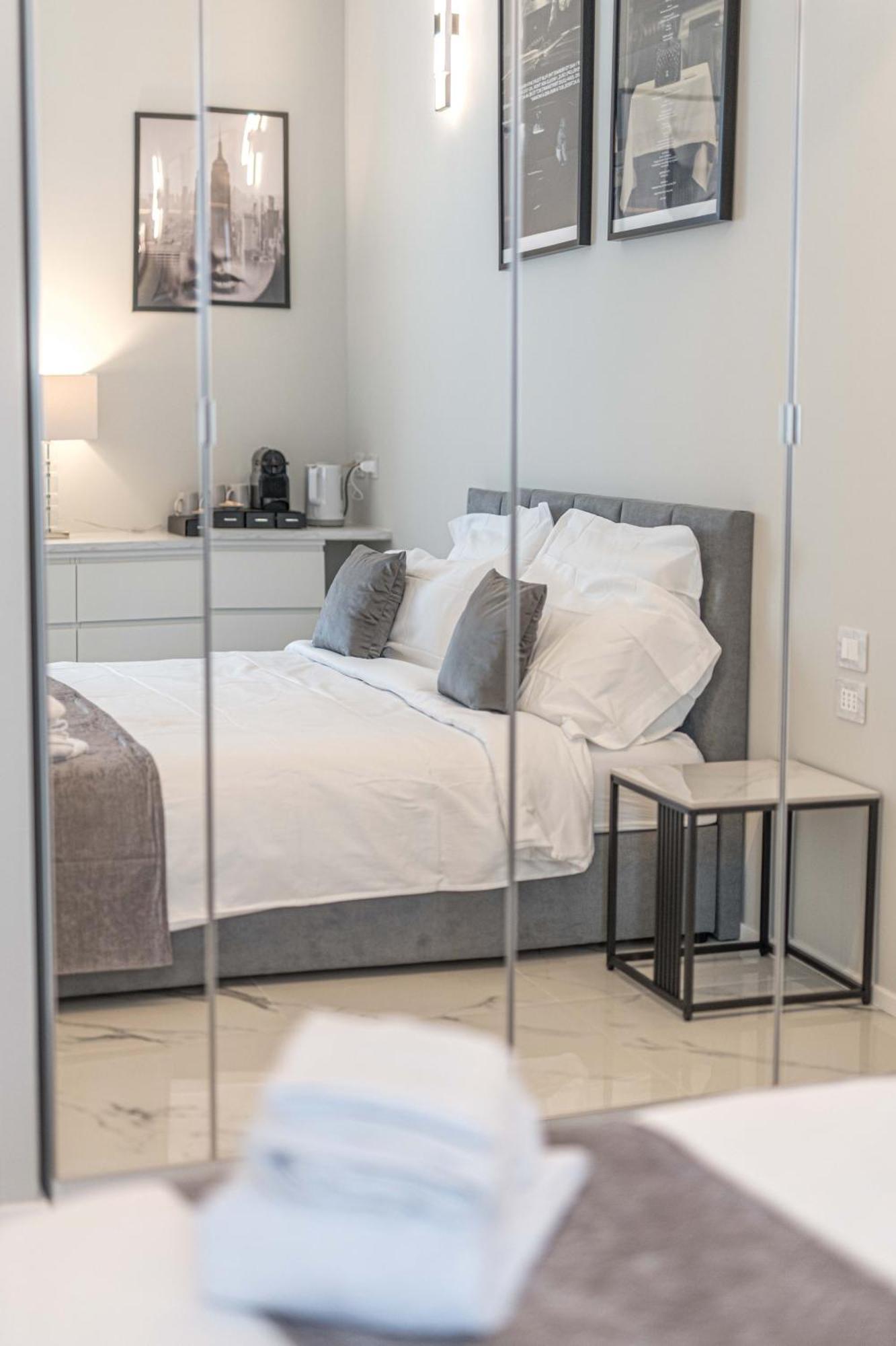 Moscova Luxury New Suite Milaan Buitenkant foto