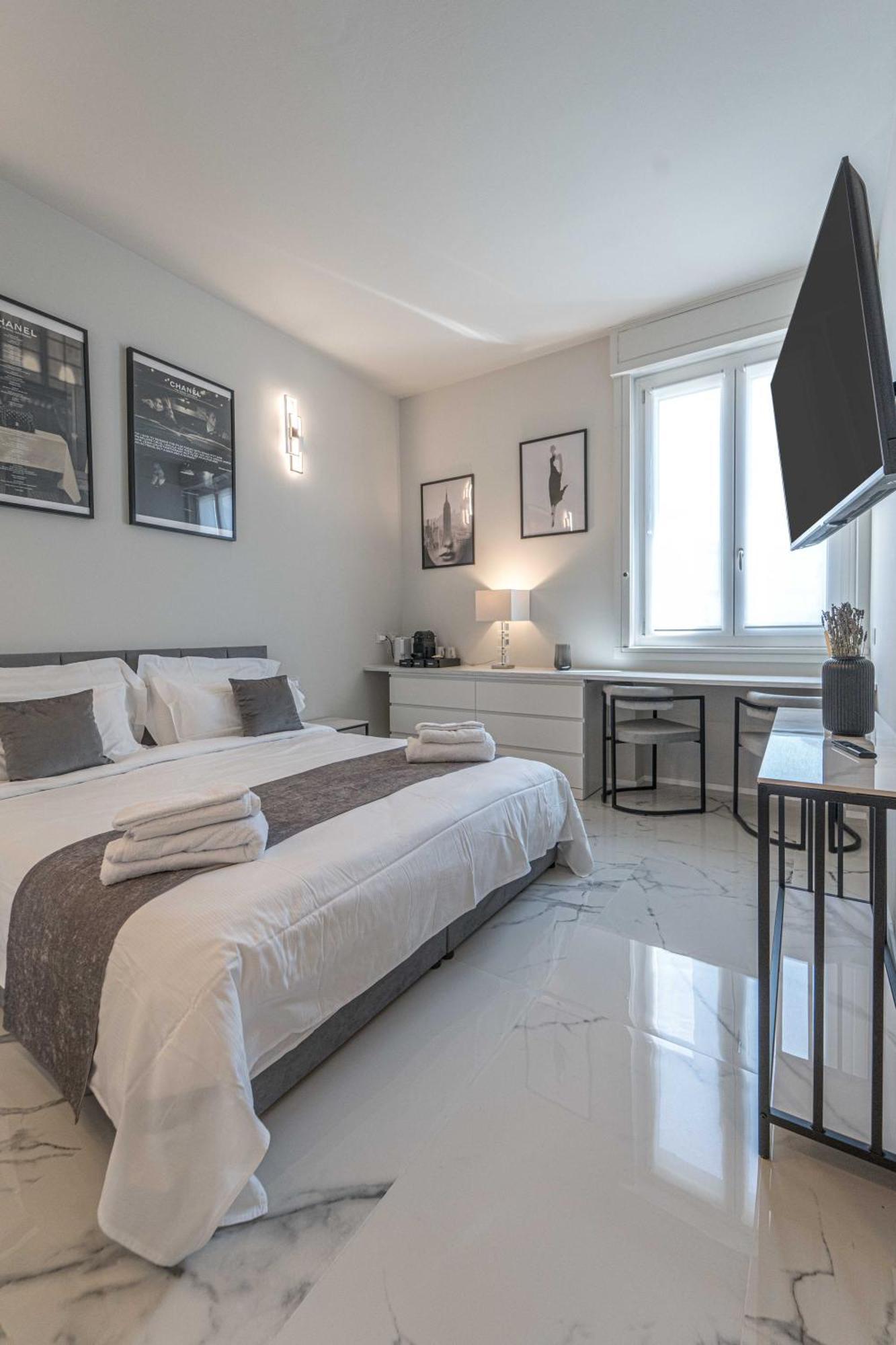Moscova Luxury New Suite Milaan Buitenkant foto
