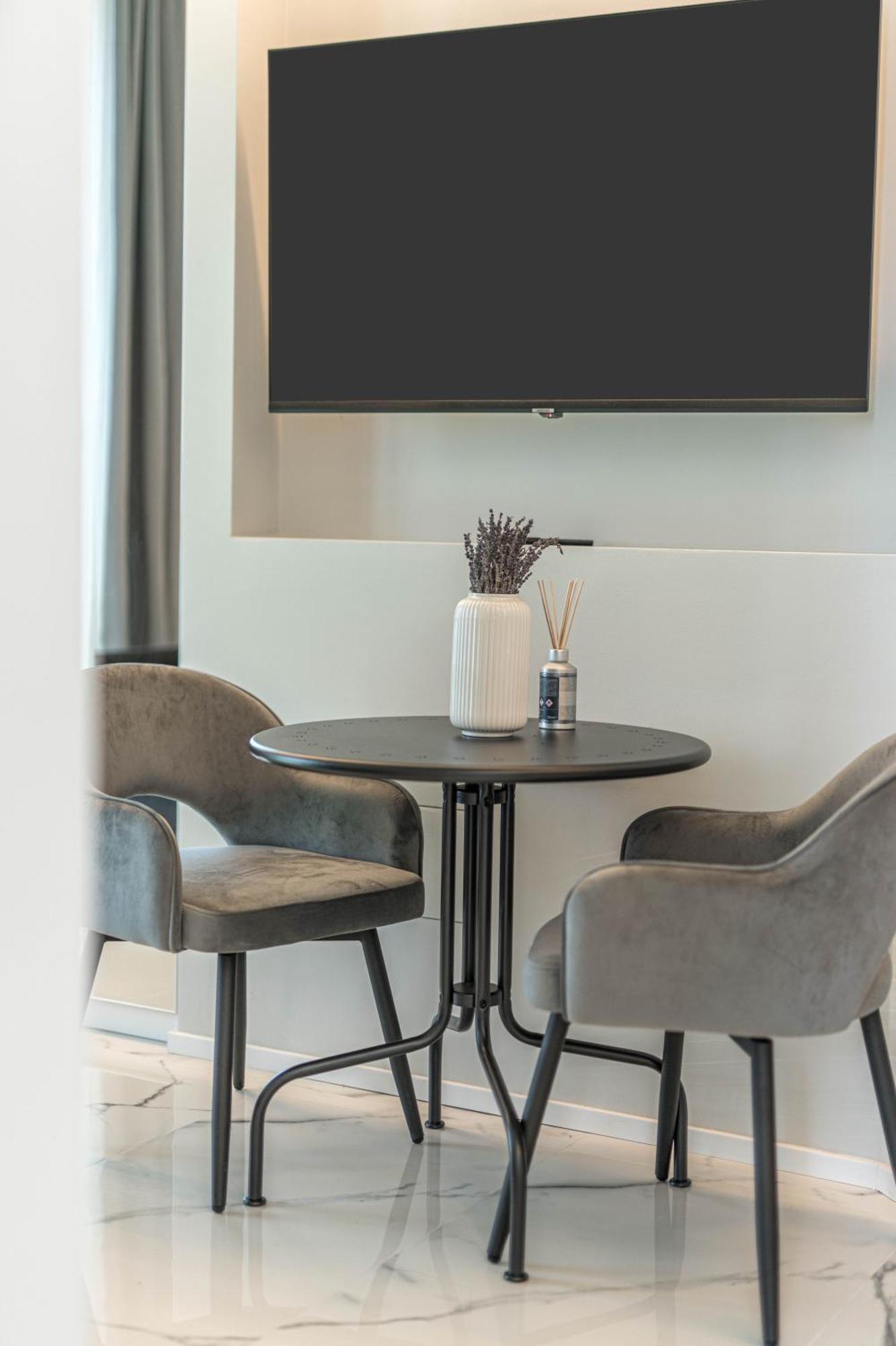 Moscova Luxury New Suite Milaan Buitenkant foto